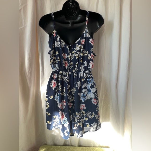 Trixxi One Piece Romper Navy Floral Sz M Adjustable Straps Criss Cross Chest - Picture 4 of 5